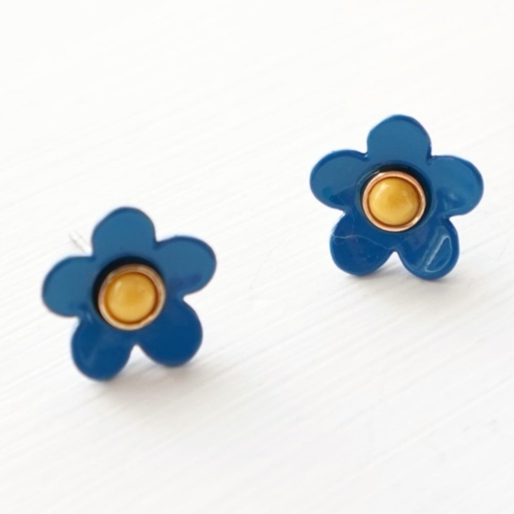 4/$25 Enamel Daisy Flower Studs Earrings